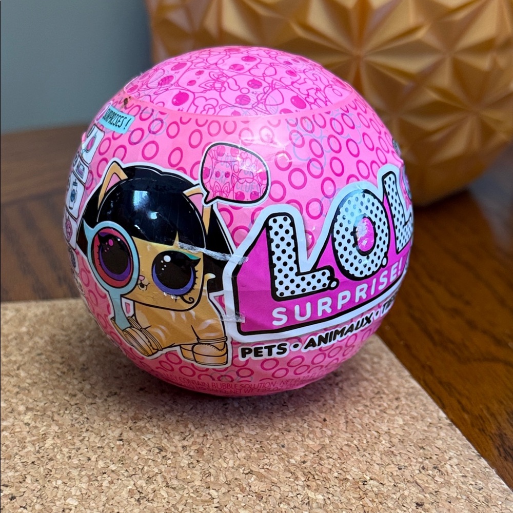 NEW L.O.L. Surprise! Pet from the Eye Spy Series Blind Toys